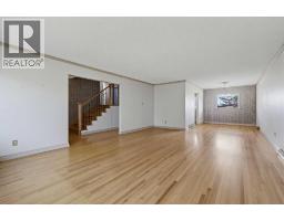 8252 7 Street Sw, Calgary, AB T2V1G6 Photo 13