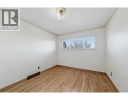 8252 7 Street Sw, Calgary, AB T2V1G6 Photo 24
