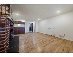 8252 7 Street Sw, Calgary, AB T2V1G6 Photo 30