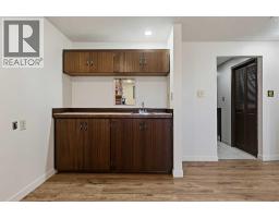 8252 7 Street Sw, Calgary, AB T2V1G6 Photo 32