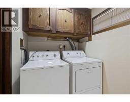 8252 7 Street Sw, Calgary, AB T2V1G6 Photo 34