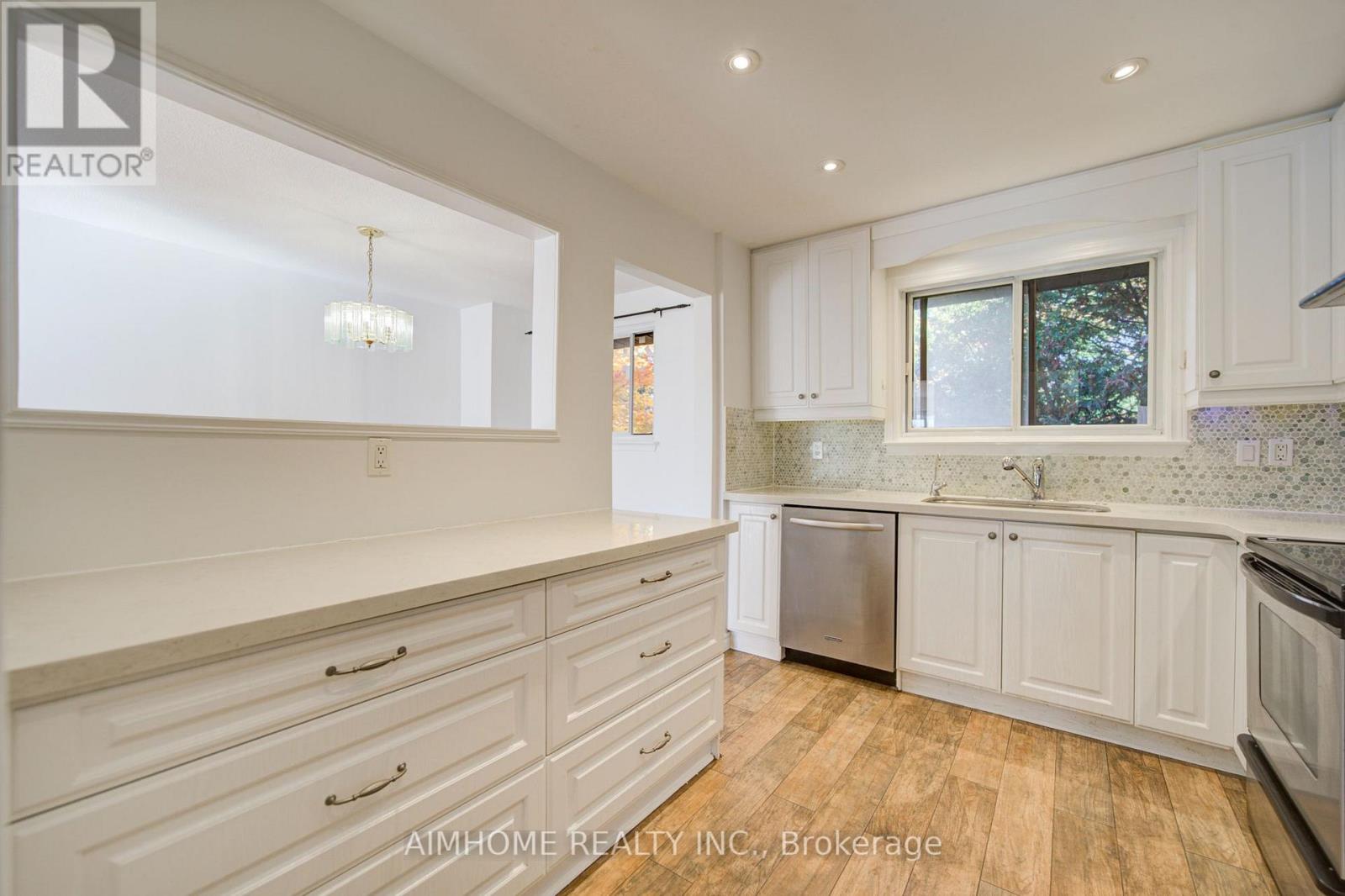 34 Stately Way, Markham, ON photo 13