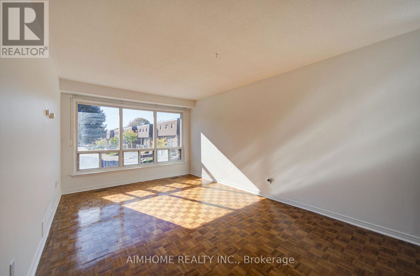 34 Stately Way, Markham, ON photo 5