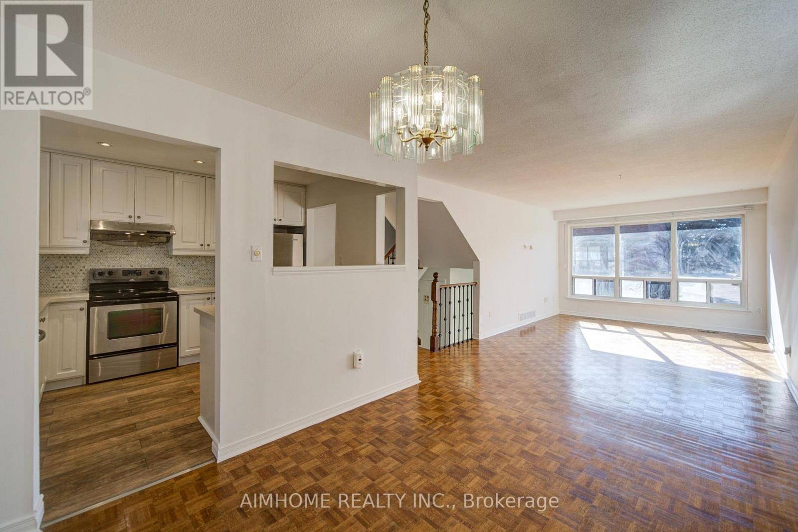 34 Stately Way, Markham, ON photo 8