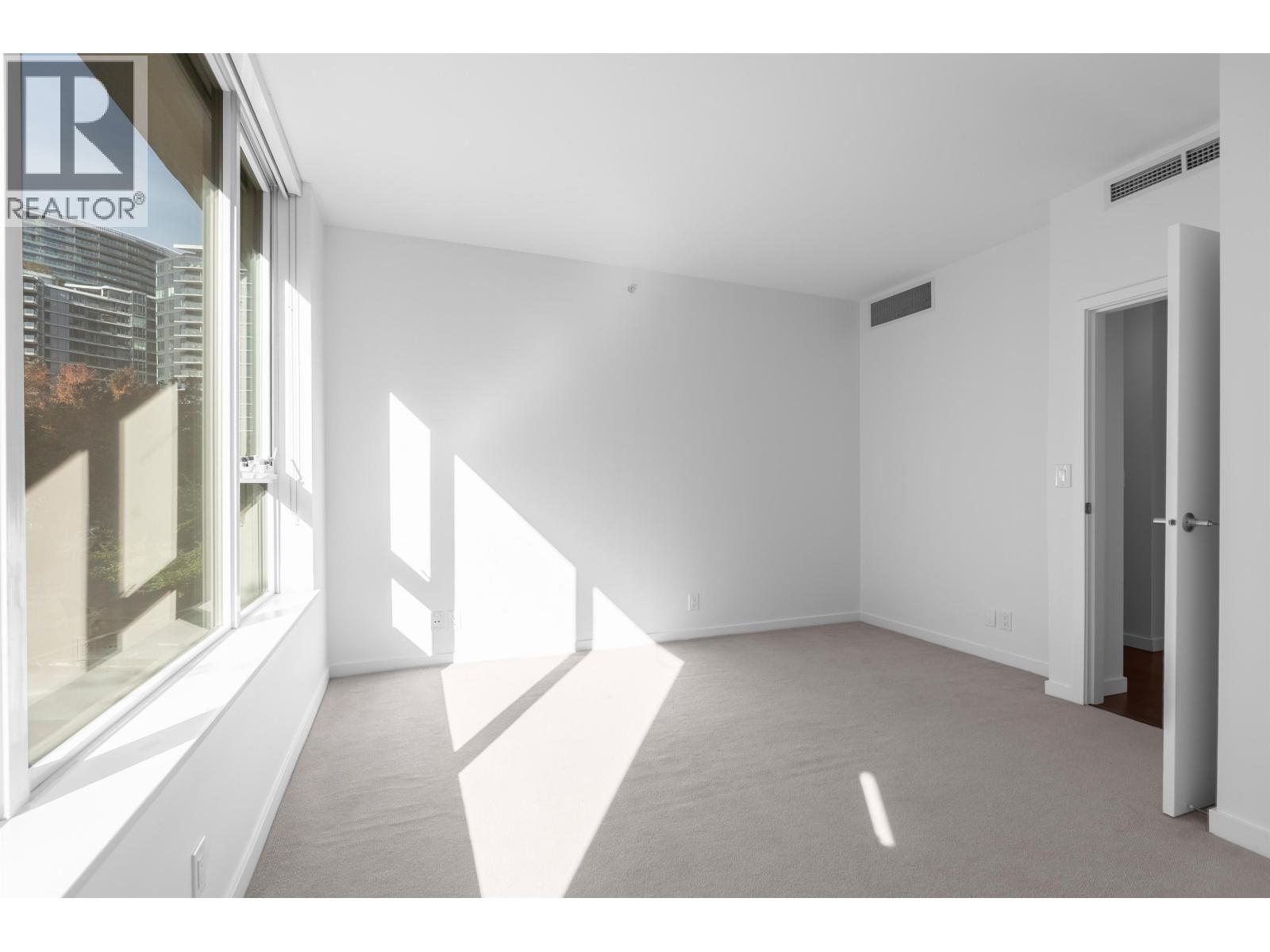 200 9 SMITHE MEWS, Vancouver - Image 1
