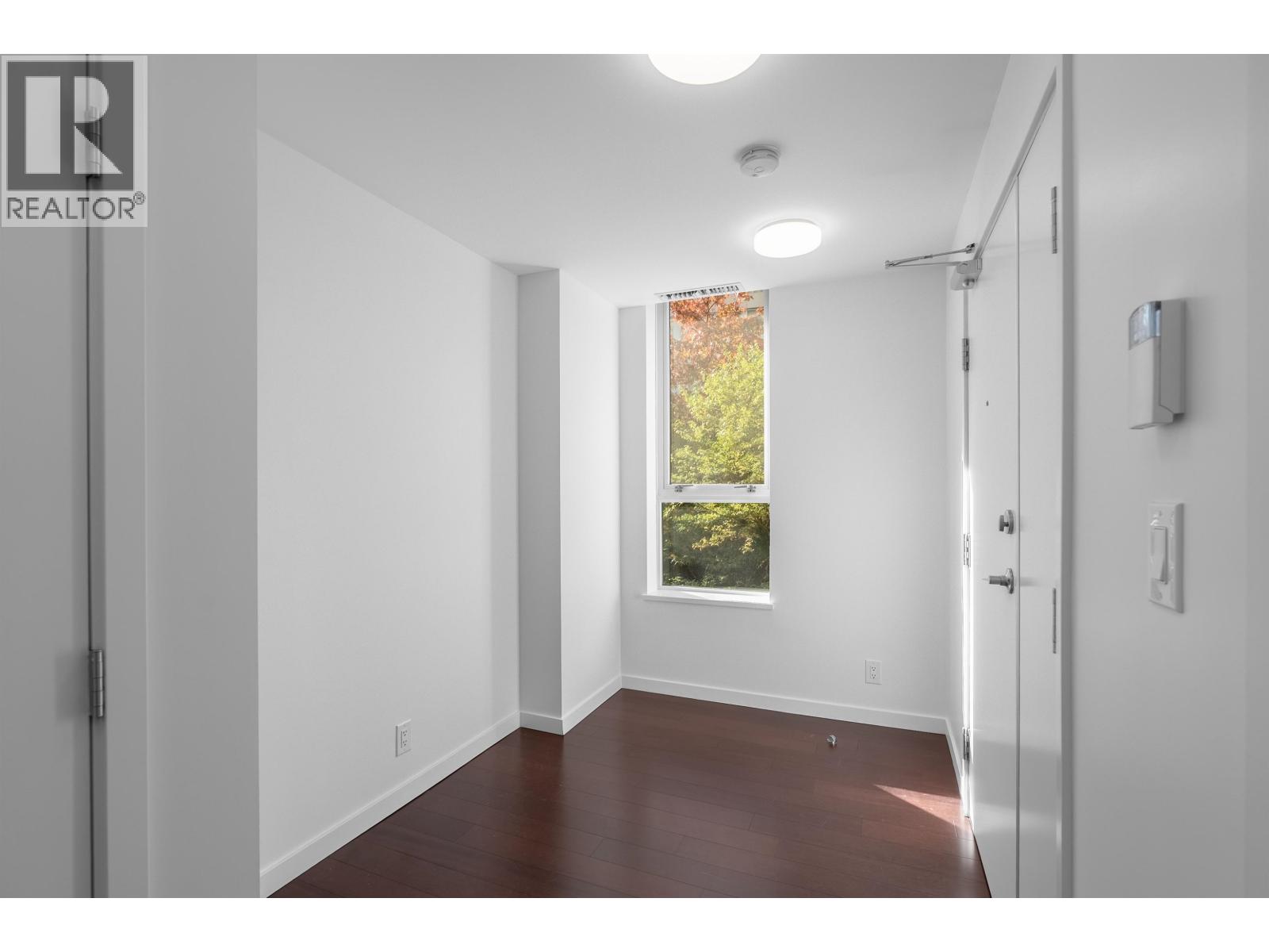 200 9 SMITHE MEWS, Vancouver - Image 1