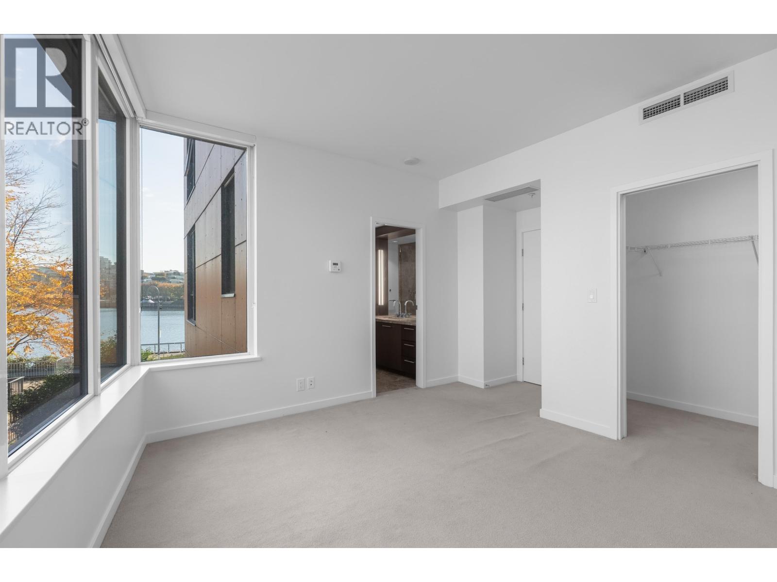 200 9 SMITHE MEWS, Vancouver - Image 1