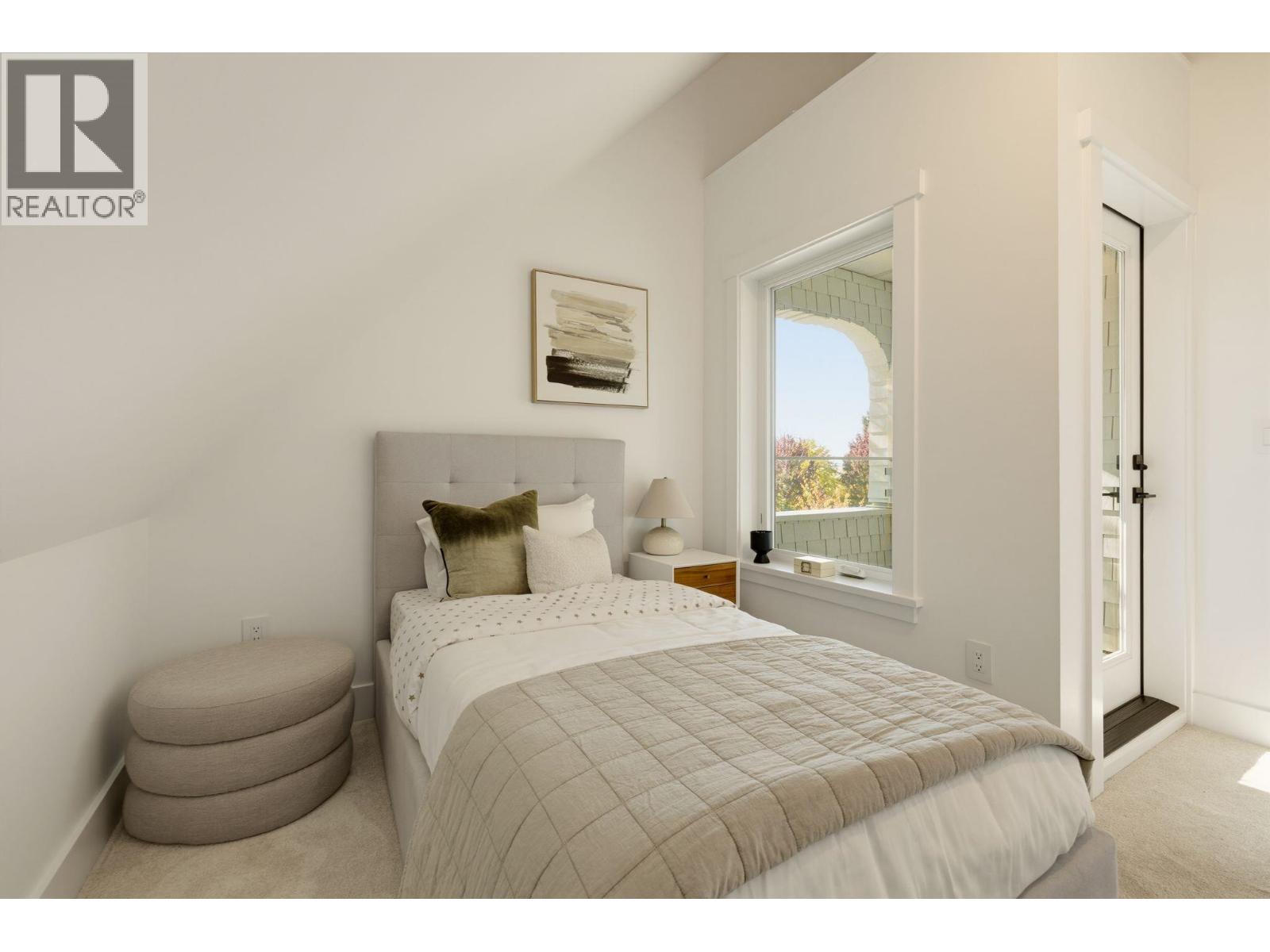 Photo of 1 326 W 14TH STREET 22