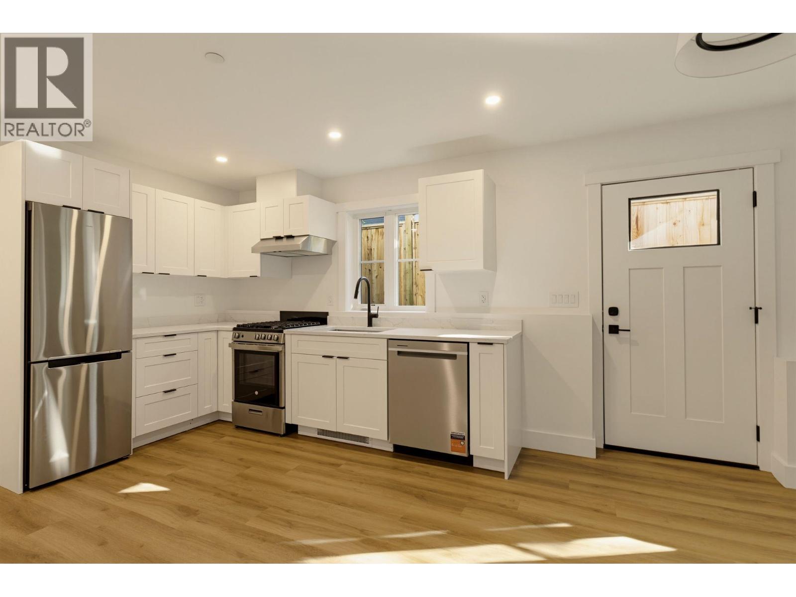 Photo of 1 326 W 14TH STREET 28