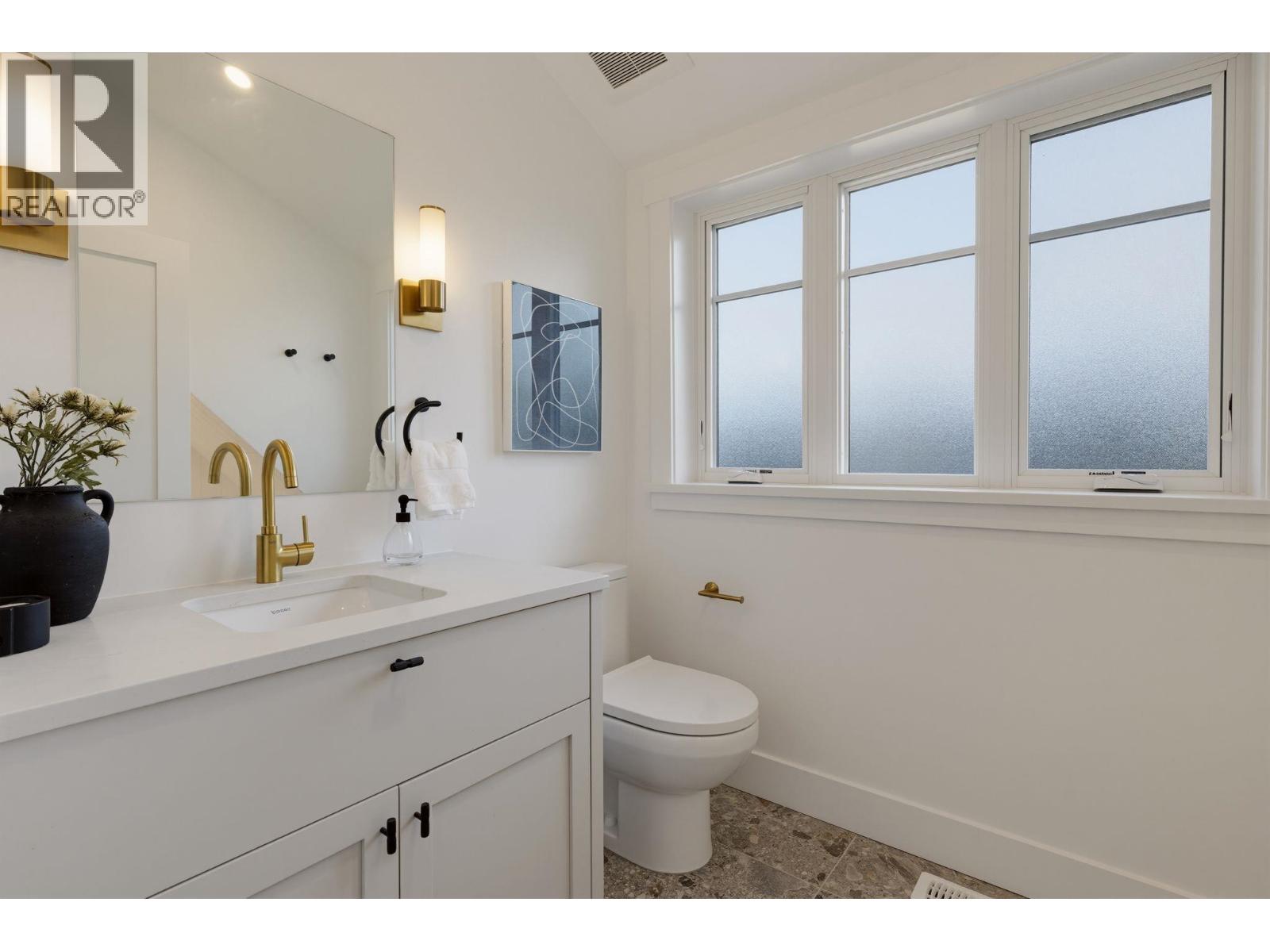Photo of 1 326 W 14TH STREET 24