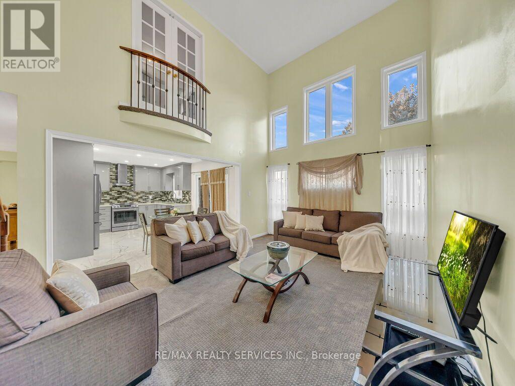 355 Edenbrook Hill Drive, Brampton, ON photo 12