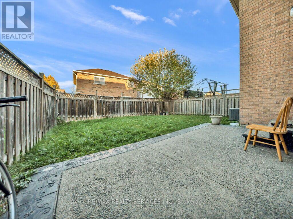 355 Edenbrook Hill Drive, Brampton, ON photo 40