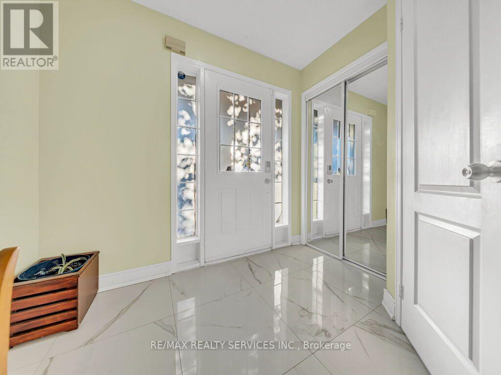 355 Edenbrook Hill Drive, Brampton, ON photo 5
