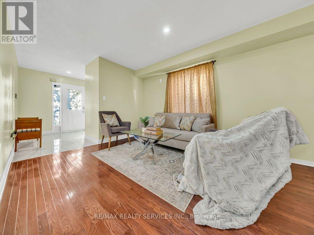 355 Edenbrook Hill Drive, Brampton, ON photo 8