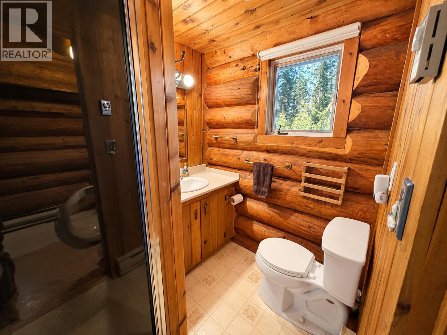 4892 Ogilvey Avenue - 23