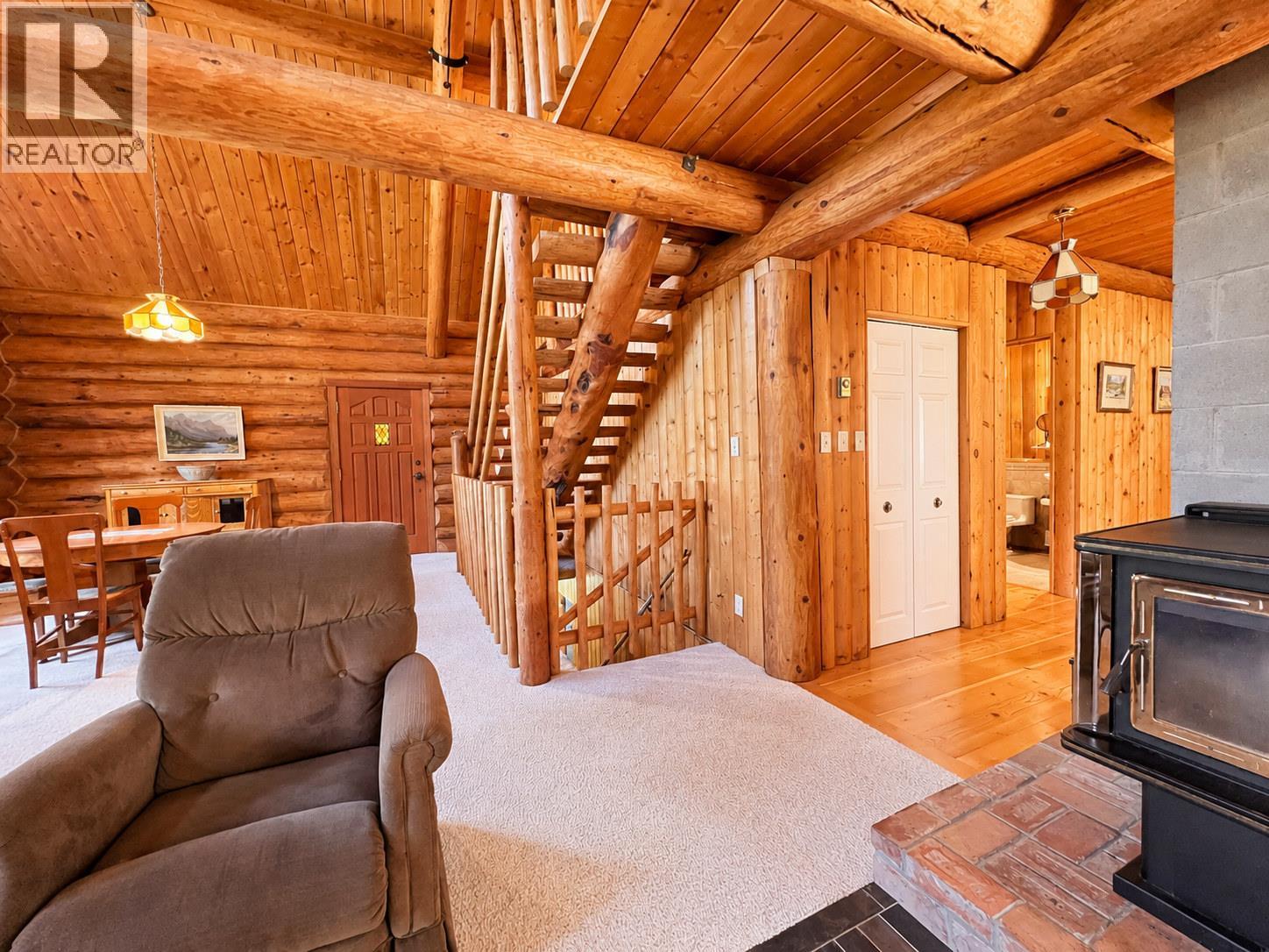 4892 Ogilvey Avenue - 49