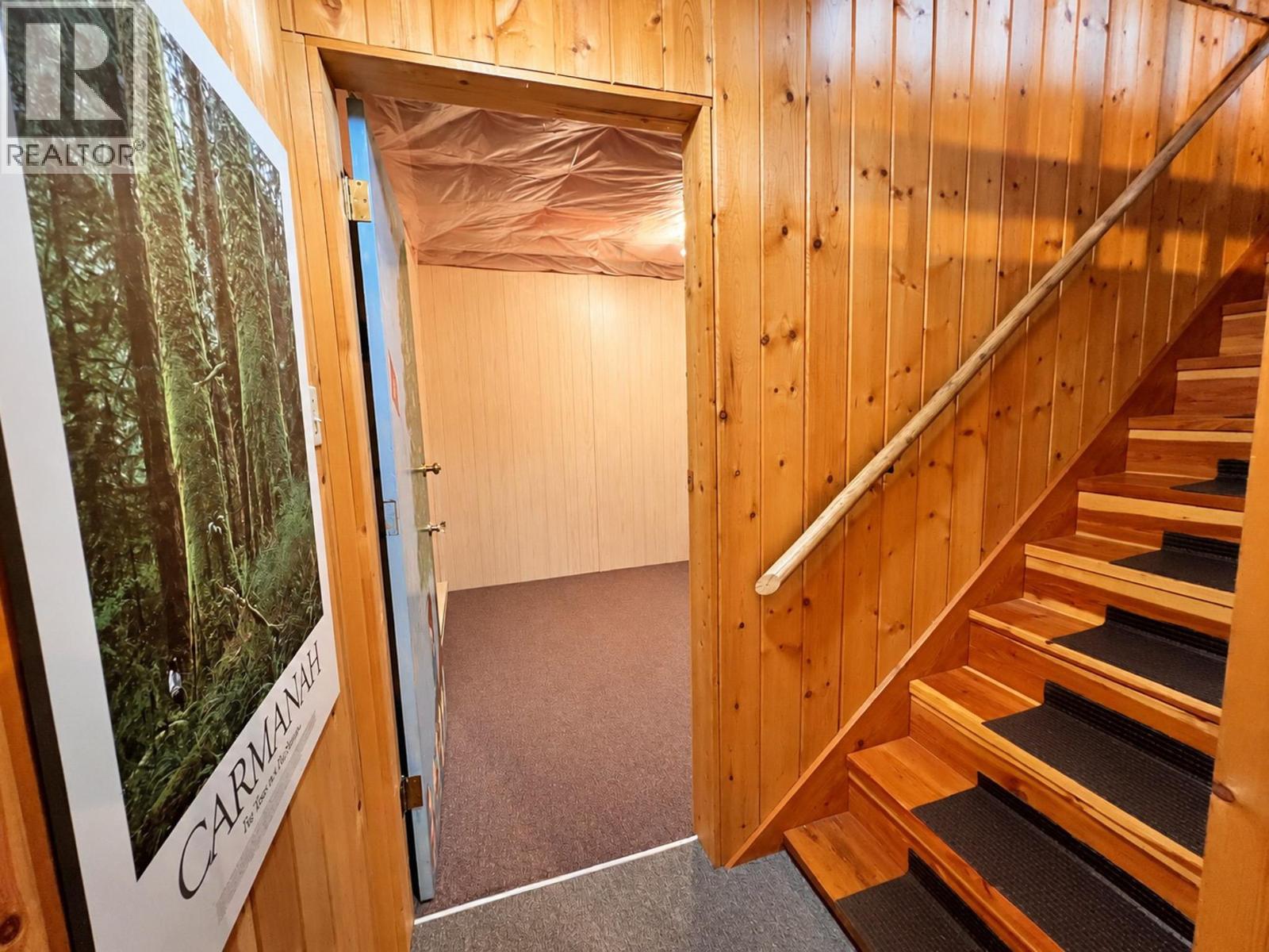 4892 Ogilvey Avenue - 50