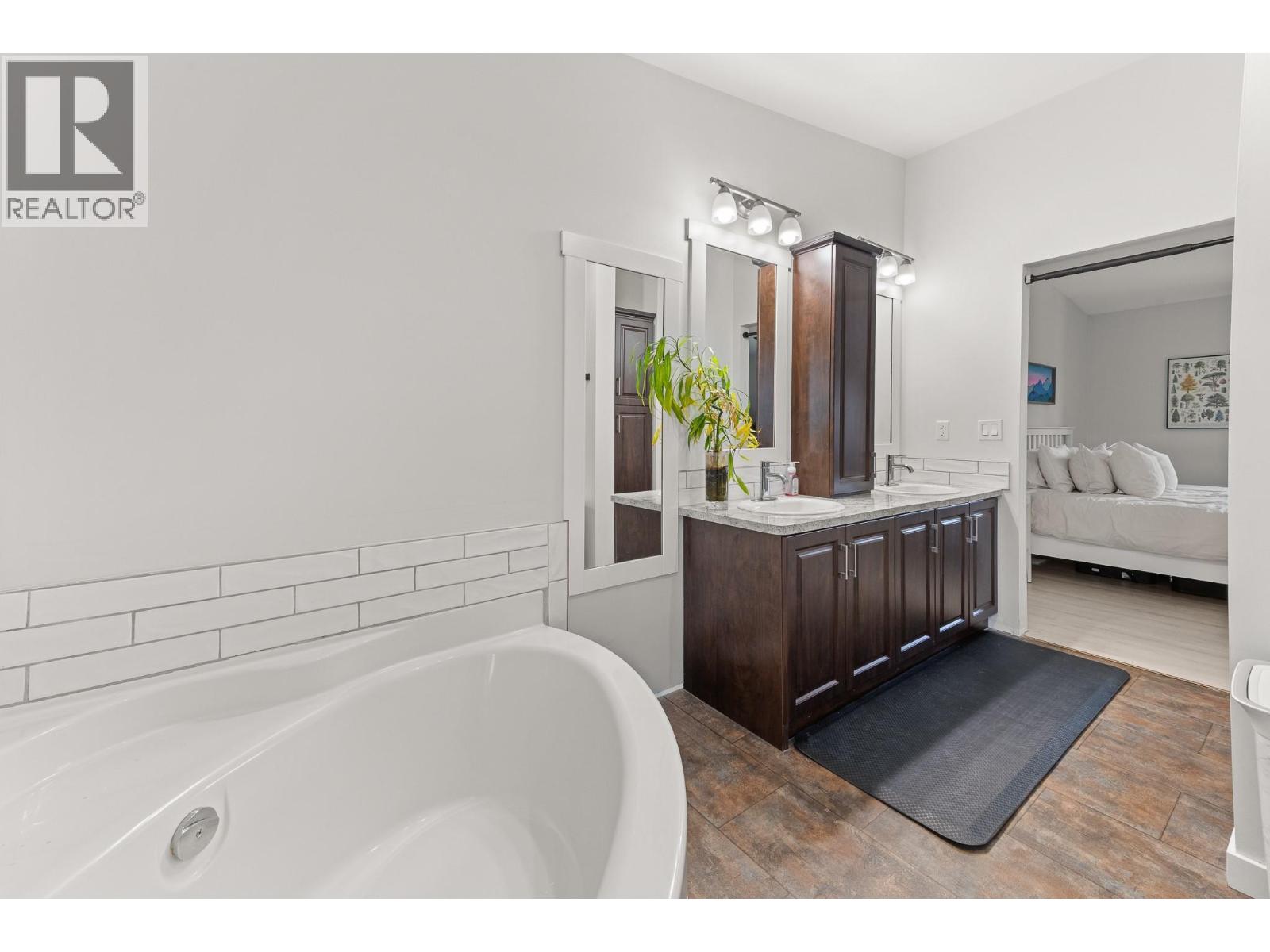 9254 Langevin Street - 21