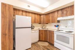 Utility room - 106 8 Brighton Lane, Steinbach, MB R5G0X6 Photo 6