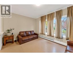 36 Queensway Way, photo 17