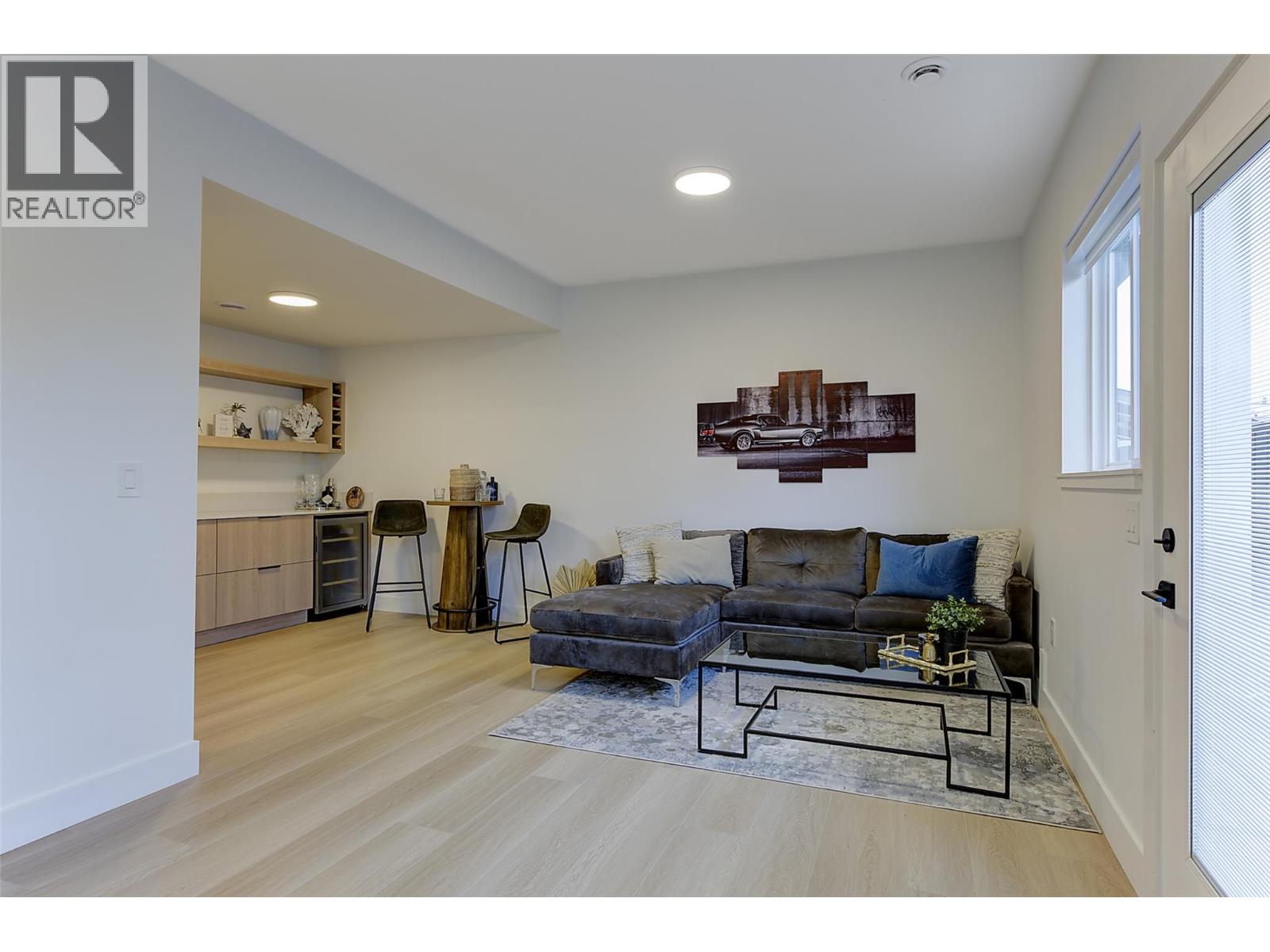 #1 777 Coopland Crescent - 52