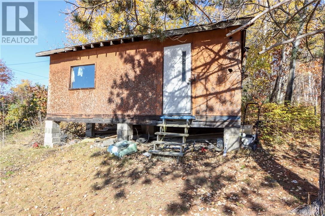 1144 Lonsdale - 30