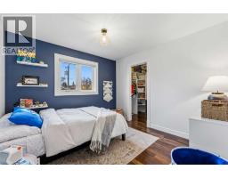2422 3 Avenue Nw, Calgary, AB T2N0L1 Photo 23