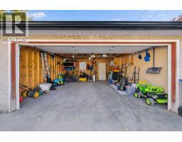 2422 3 Avenue Nw, Calgary, AB T2N0L1 Photo 35