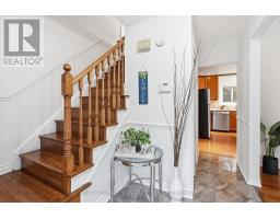 19 Starlake Drive, Toronto, ON M1G3C3 Photo 6