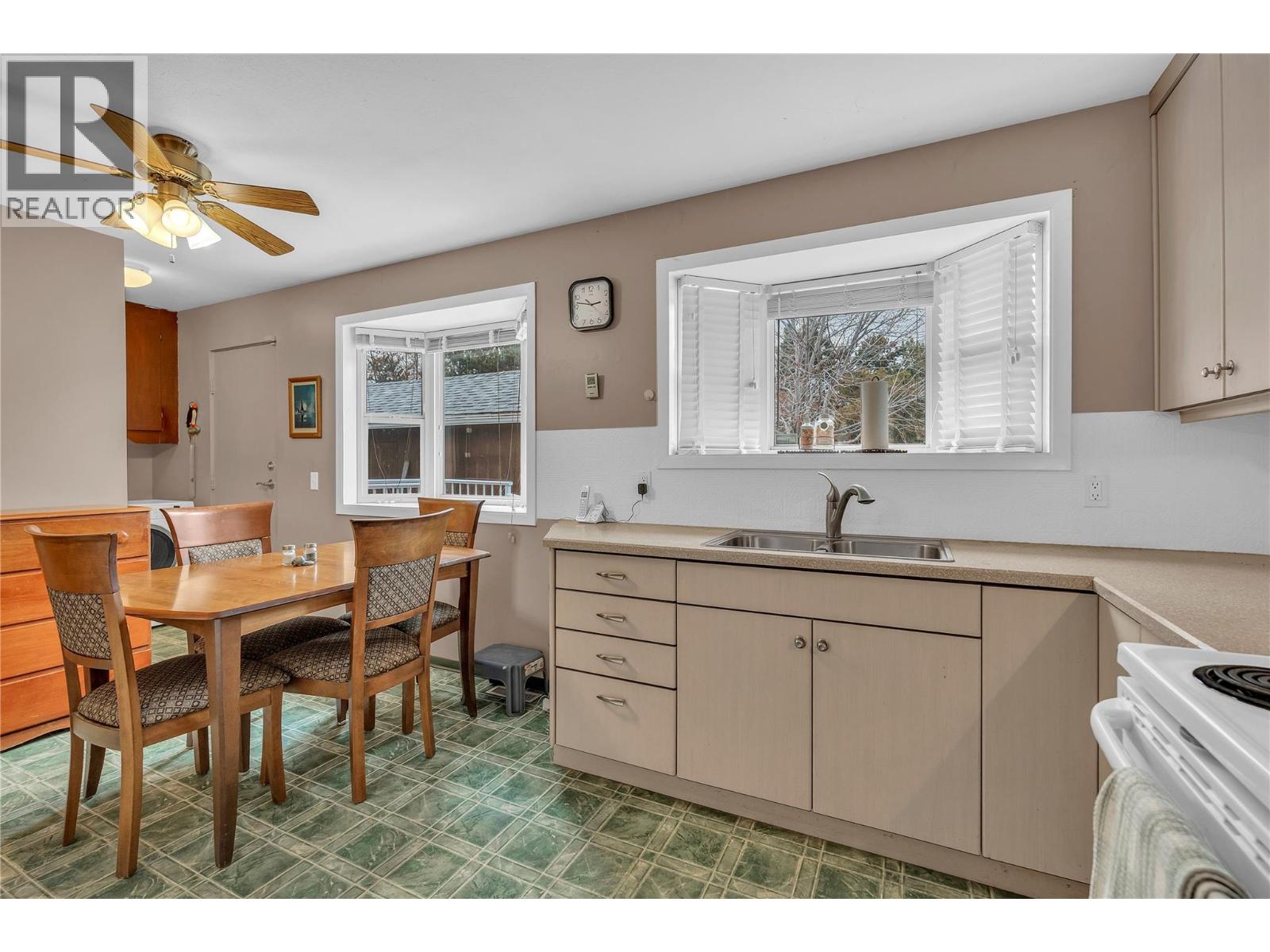 114 Ayres Crescent - 5