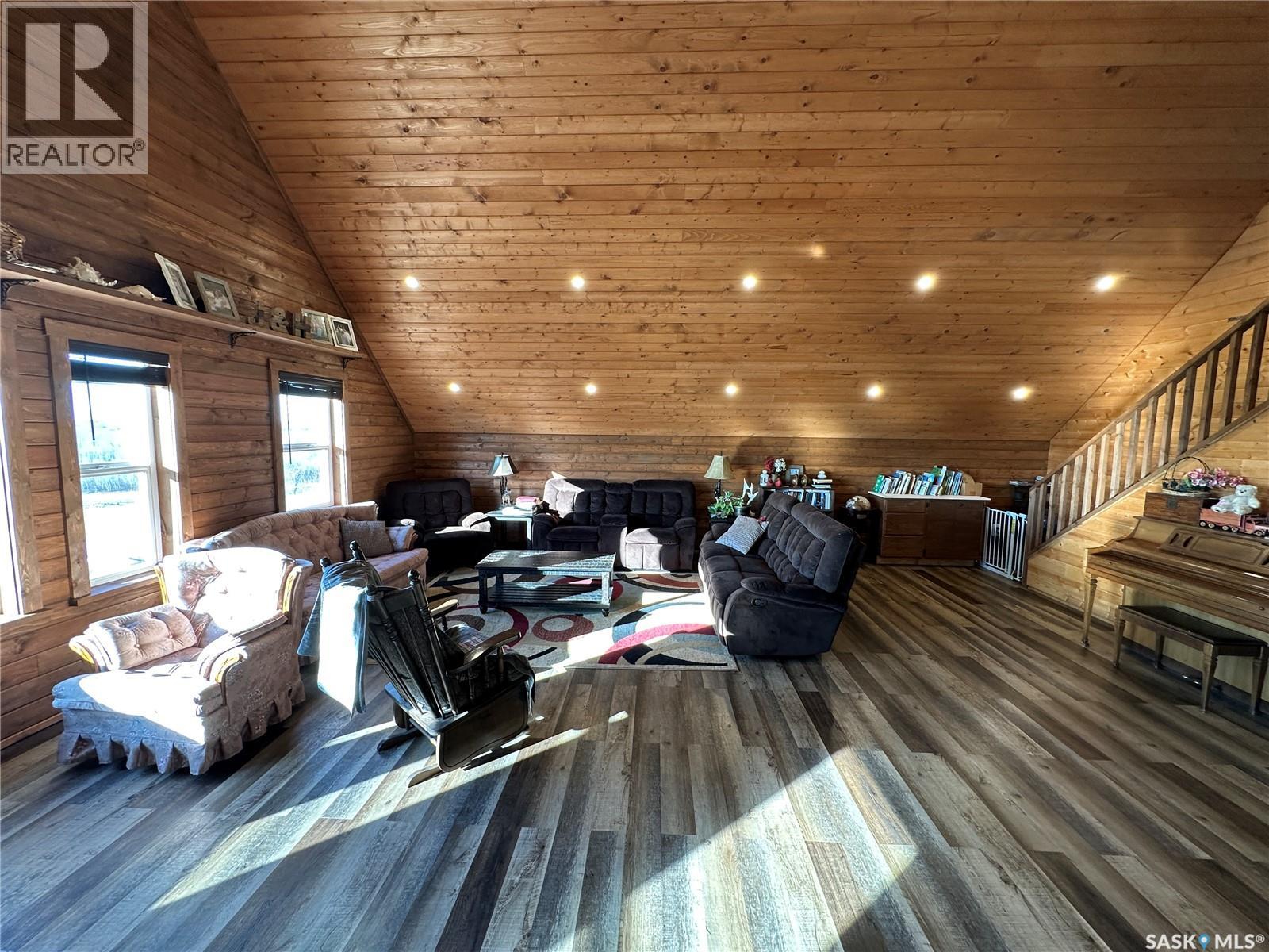 Gabriel Bridge Riverfront Retreat, South Saskatchewan River — photo 8