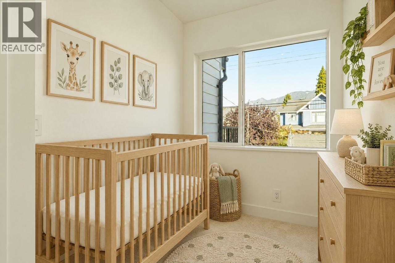 2 328 W 14TH STREET, North Vancouver - Image 1