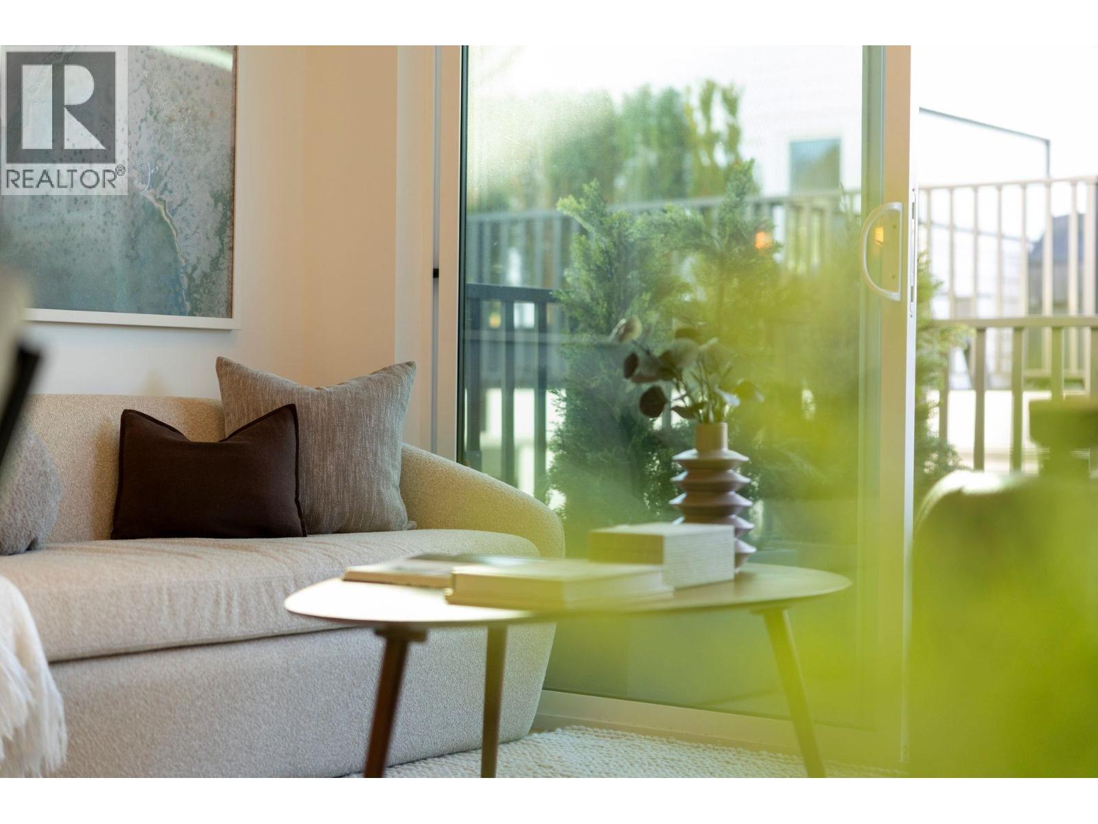 2 328 W 14TH STREET, North Vancouver - Image 1