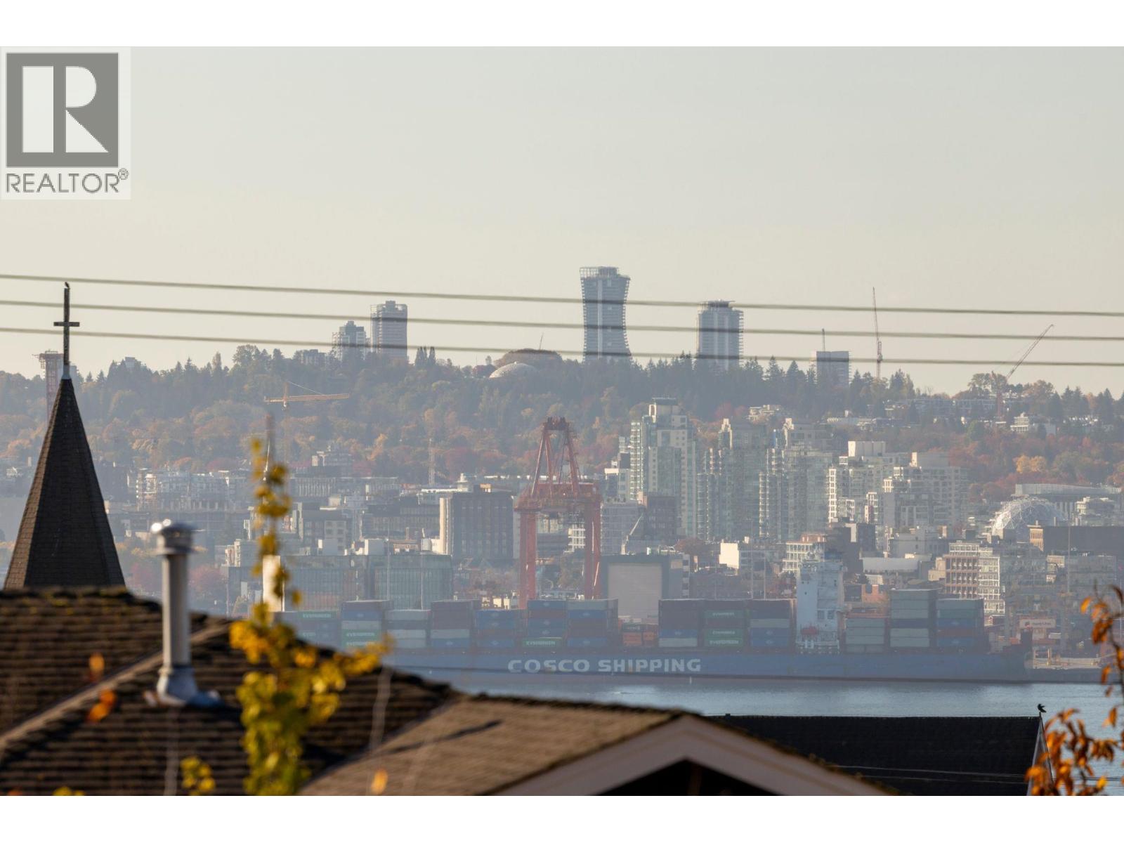 2 328 W 14TH STREET, North Vancouver - Image 1