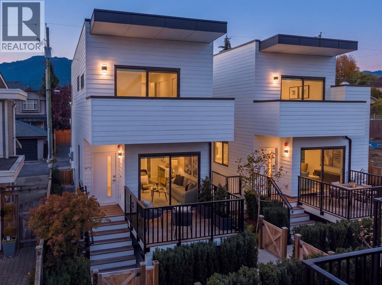 2 328 W 14TH STREET, North Vancouver - Image 1