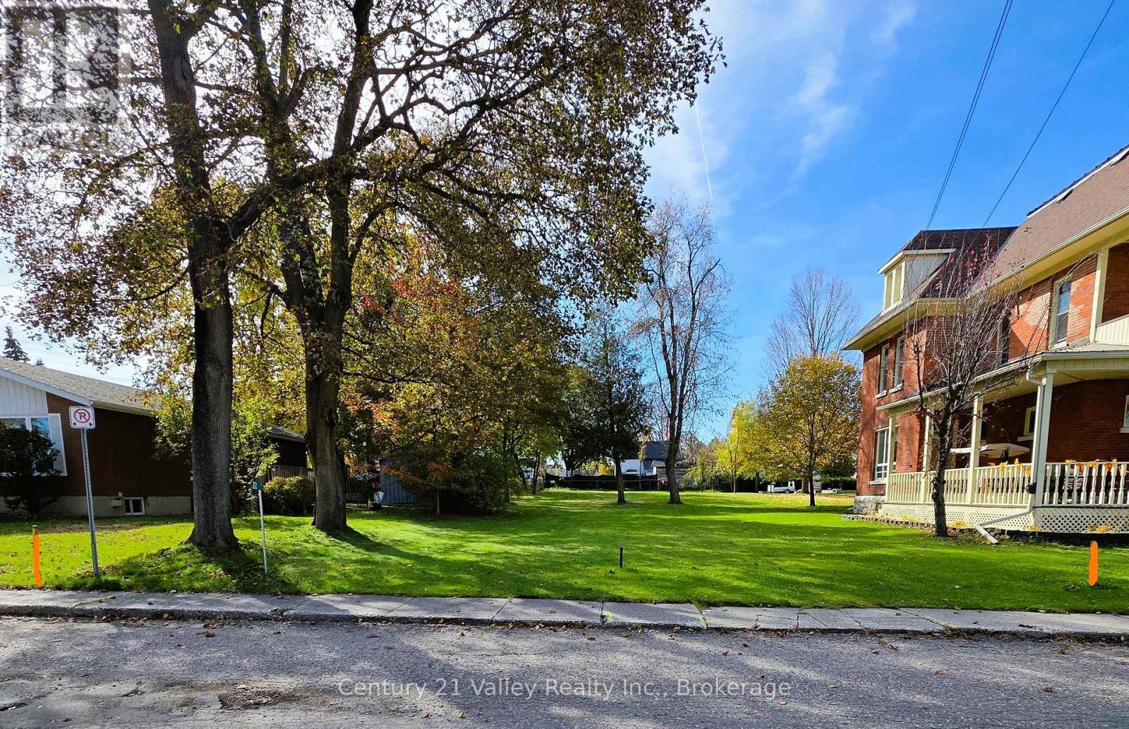 22 Lorne photo 3