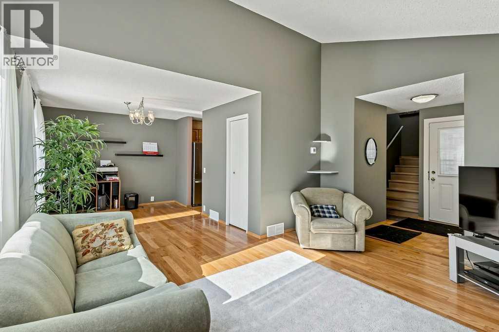 28, 76 Cedardale Crescent SW, Calgary — photo 2