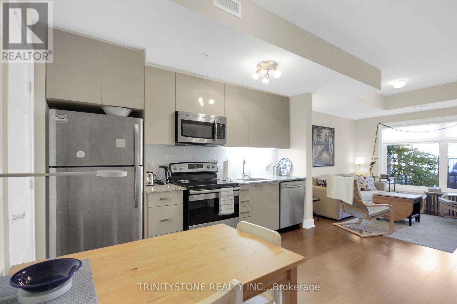 Kitchen/Living room