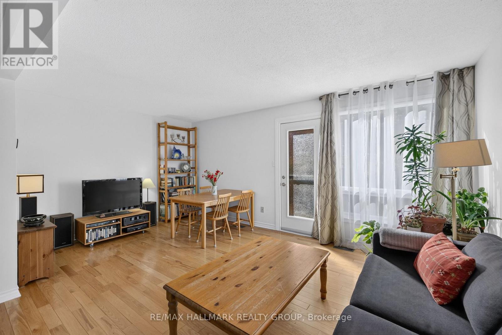 Commercial Properties for Sale in Ottawa – 163 MCCLINTOCK WAY – By Peter Sagos - Image 12