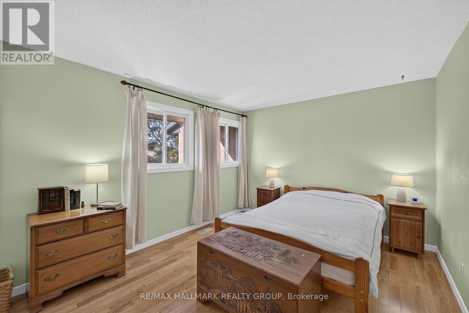 Commercial Properties for Sale in Ottawa – 163 MCCLINTOCK WAY – By Peter Sagos - Image 28