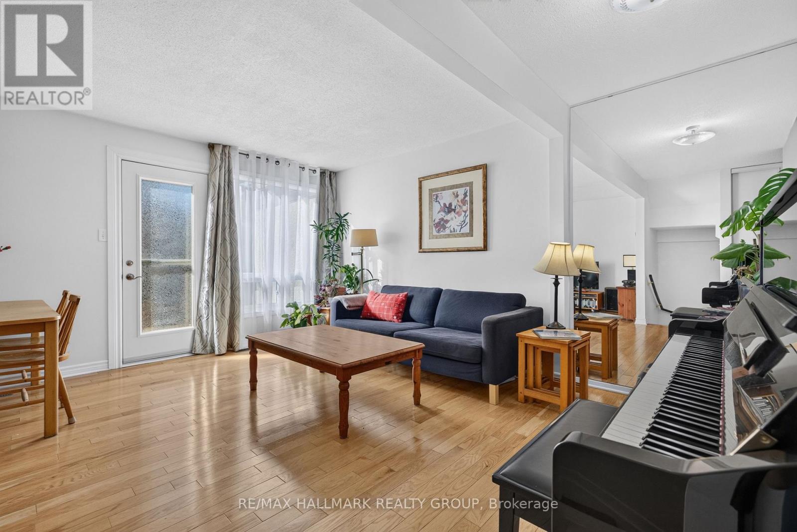 Commercial Properties for Sale in Ottawa – 163 MCCLINTOCK WAY – By Peter Sagos - Image 9