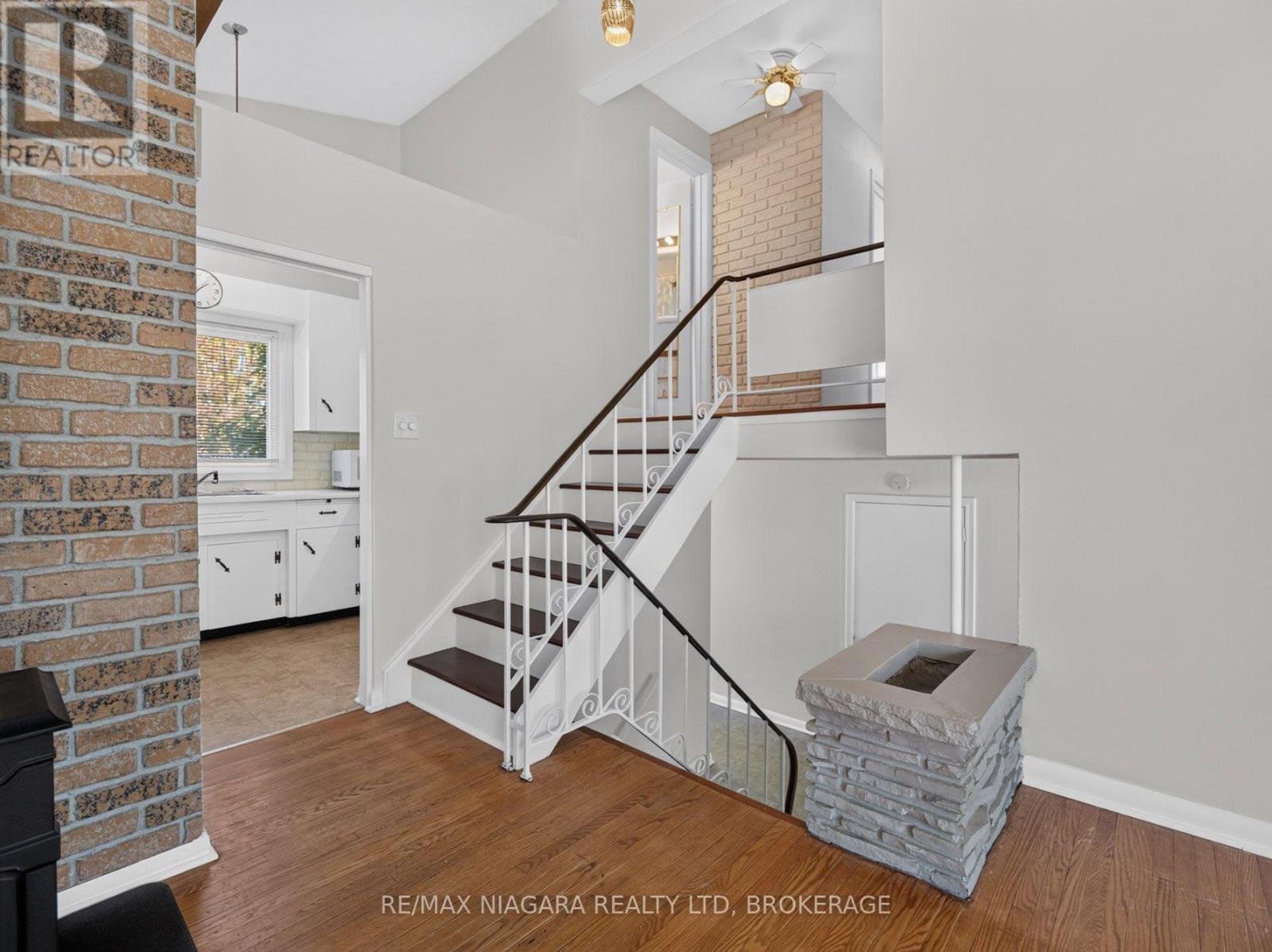 4534 PETTIT AVENUE - 18