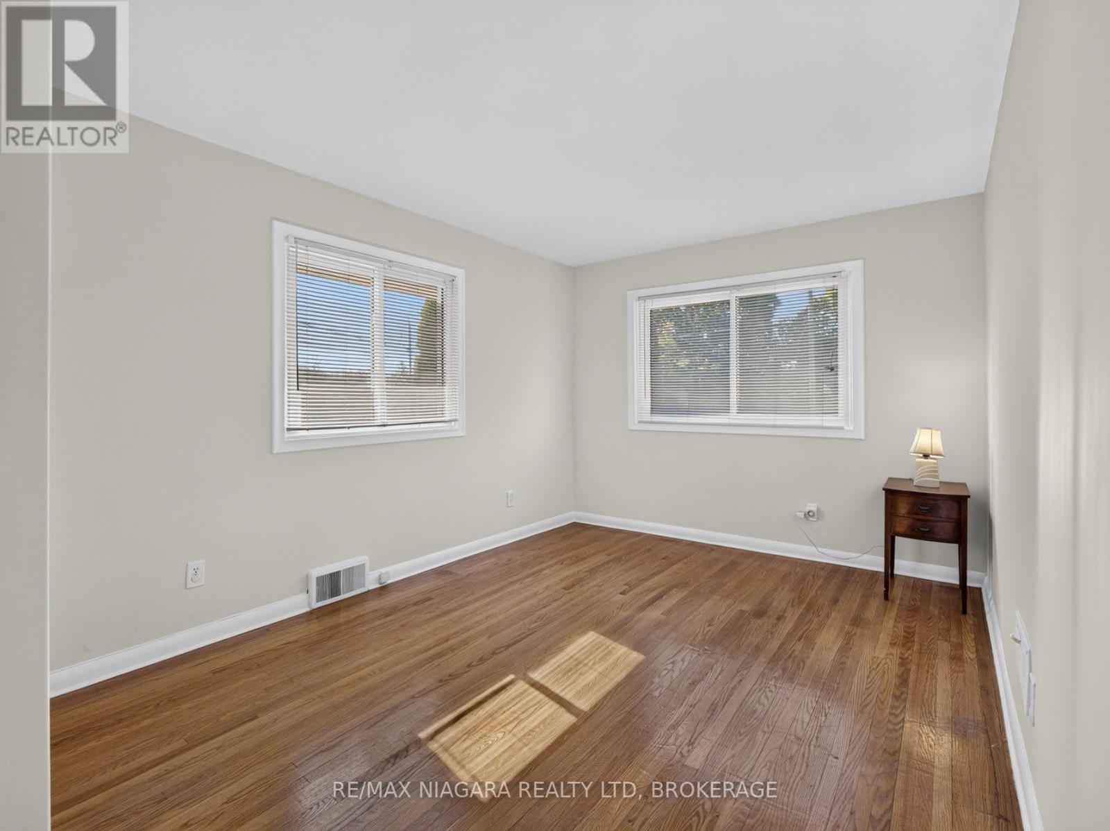 4534 PETTIT AVENUE - 20