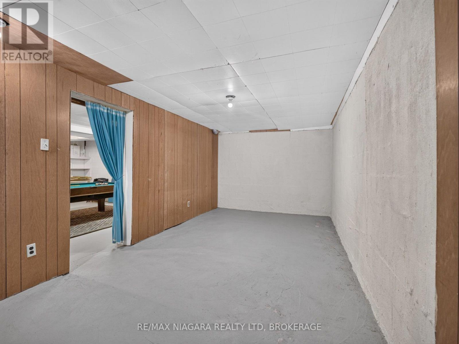 4534 PETTIT AVENUE - 25