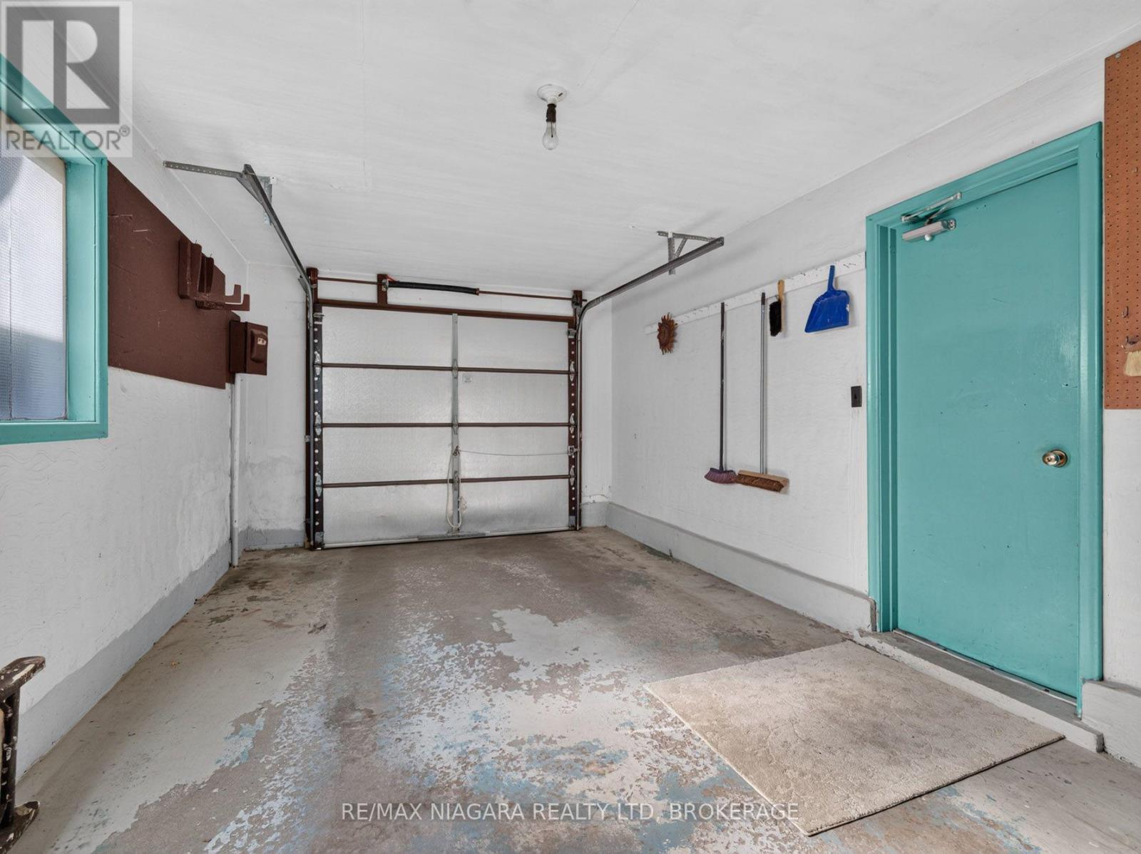 4534 PETTIT AVENUE - 26