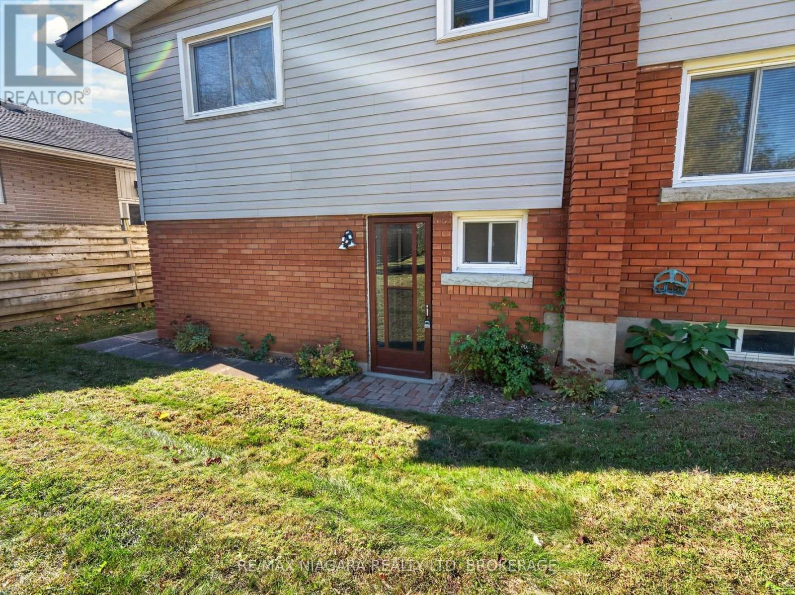 4534 PETTIT AVENUE - 27