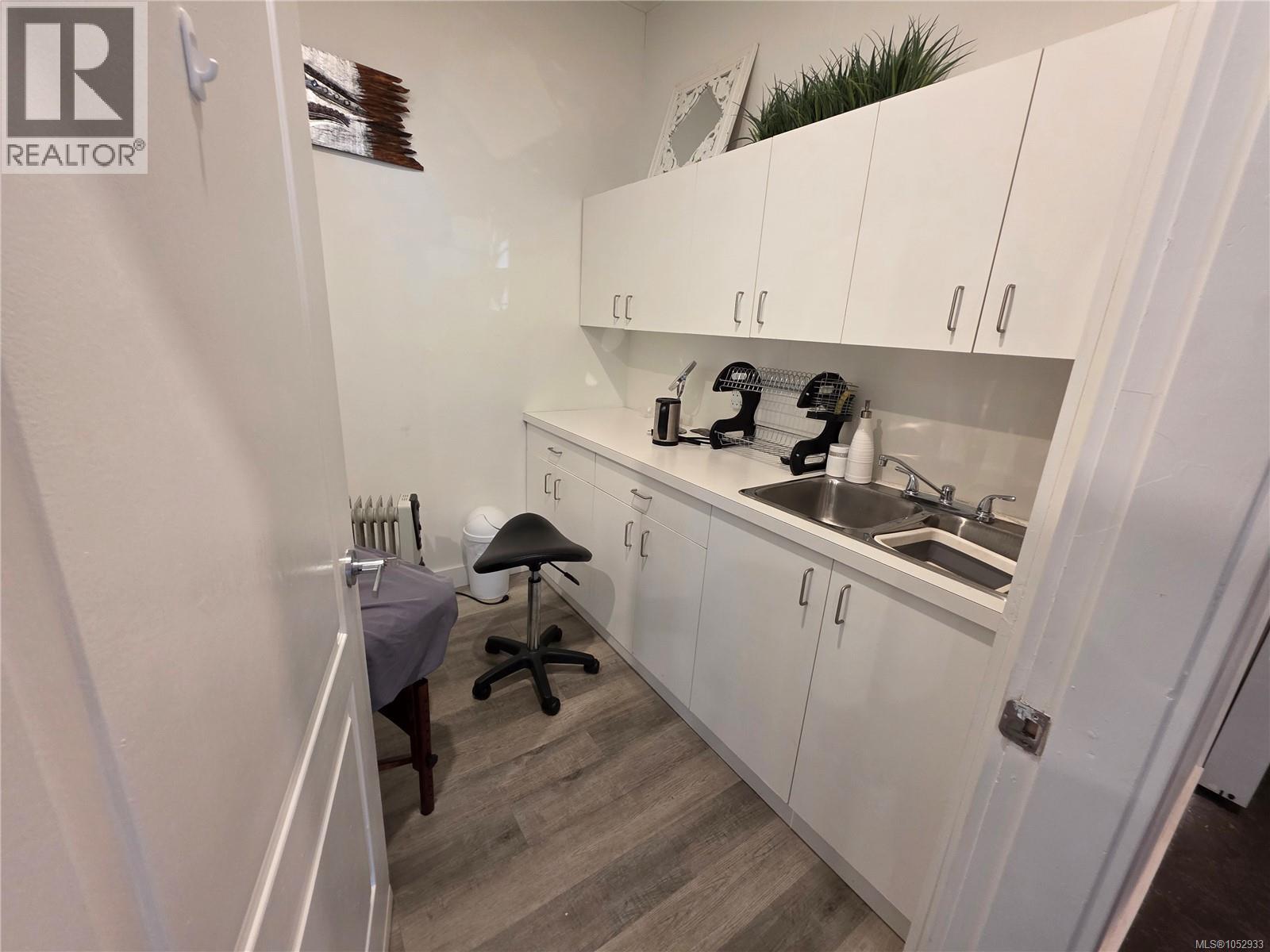 B 3388 Douglas St, Saanich - Image 1