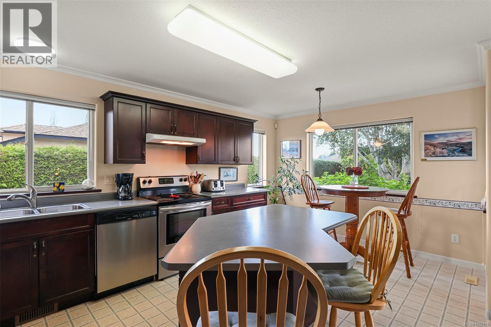  495 Troon Close, Qualicum Beach