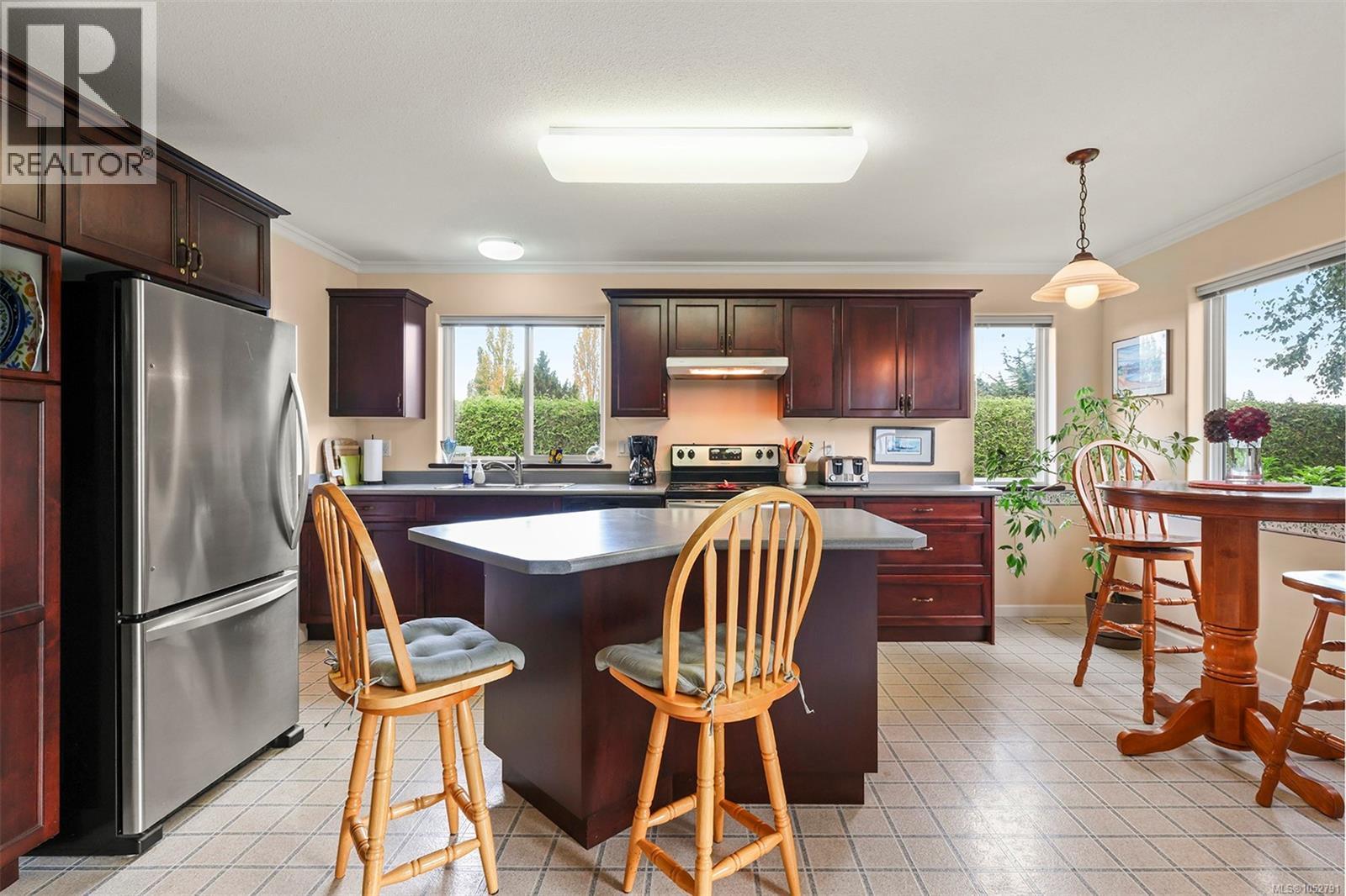  495 Troon Close, Qualicum Beach