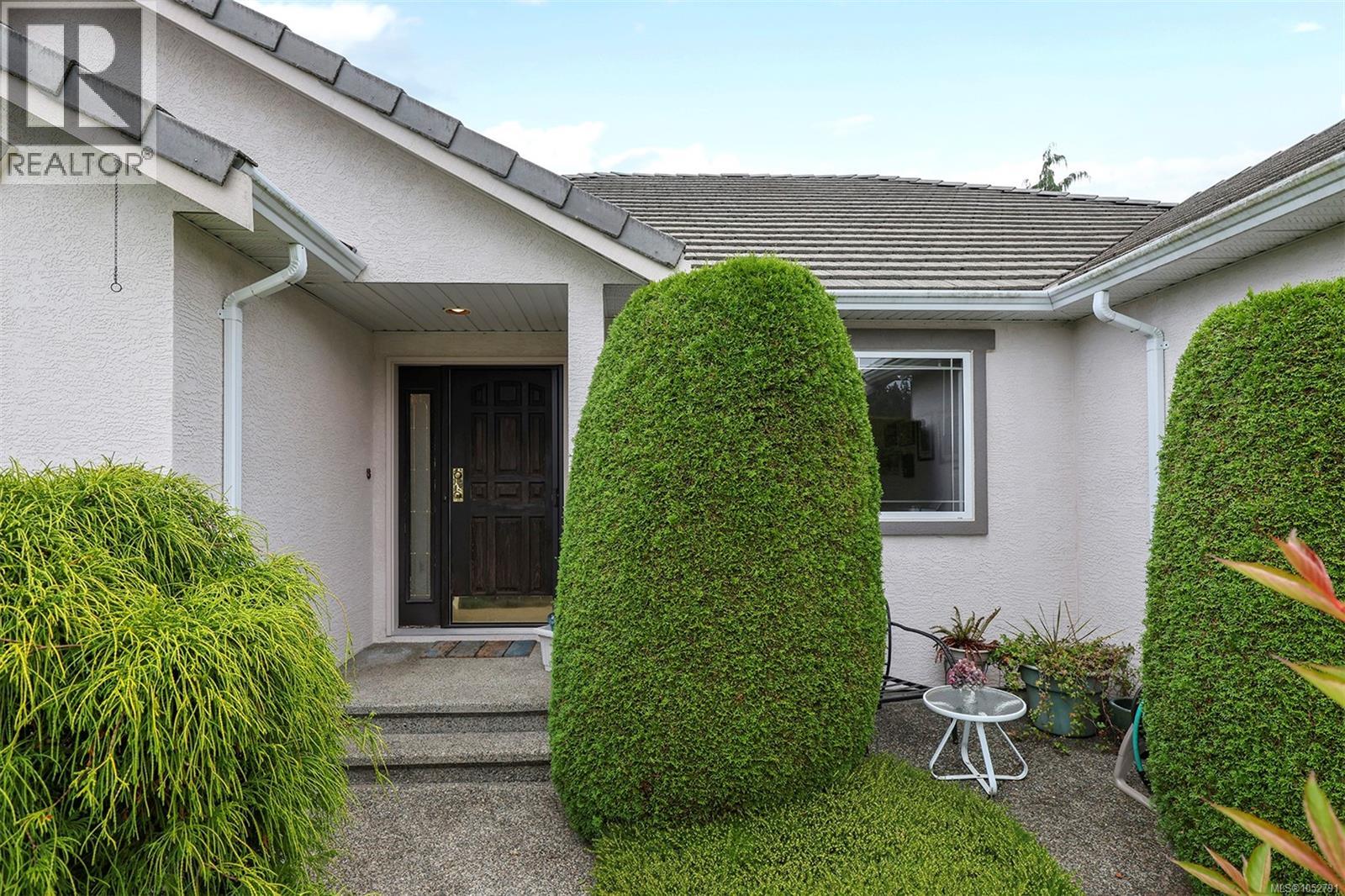  495 Troon Close, Qualicum Beach